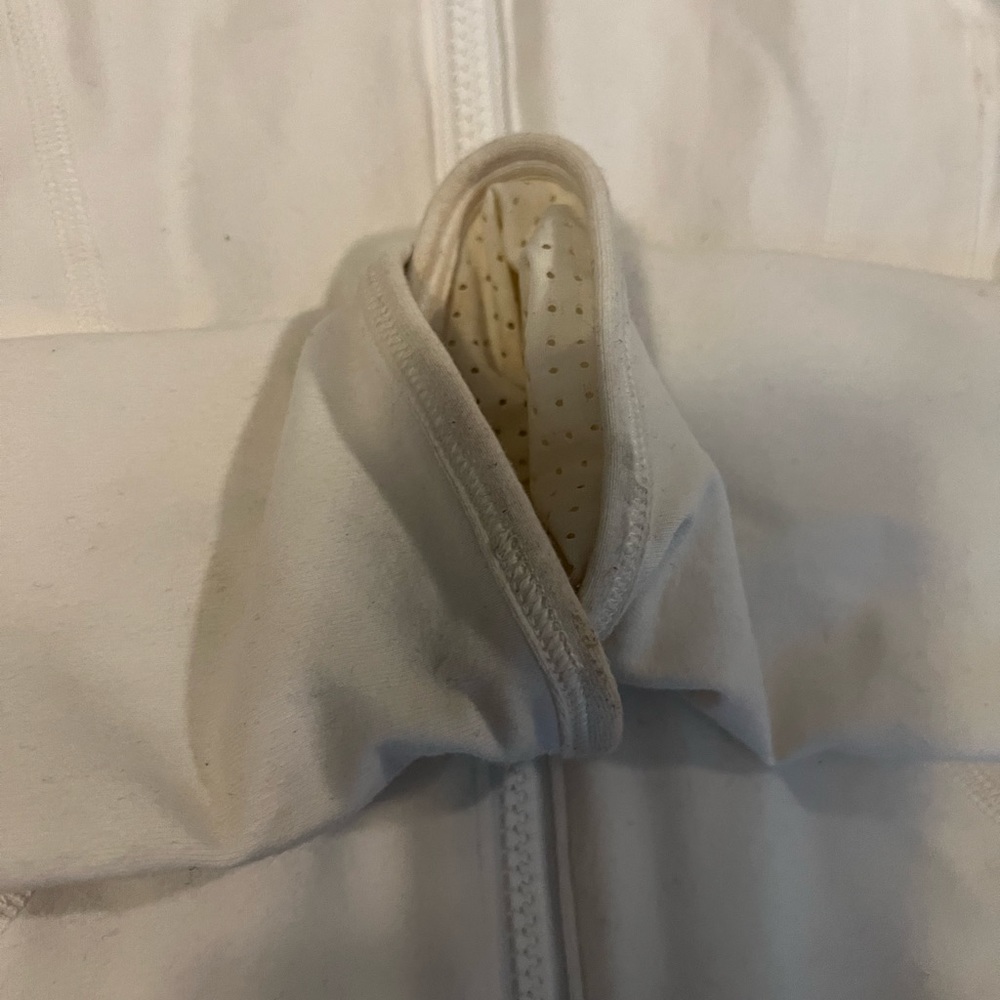 White lululemon sweatshirt size 6 - Picture 4 of 4